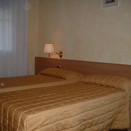 Miravalle 2000 Hotel