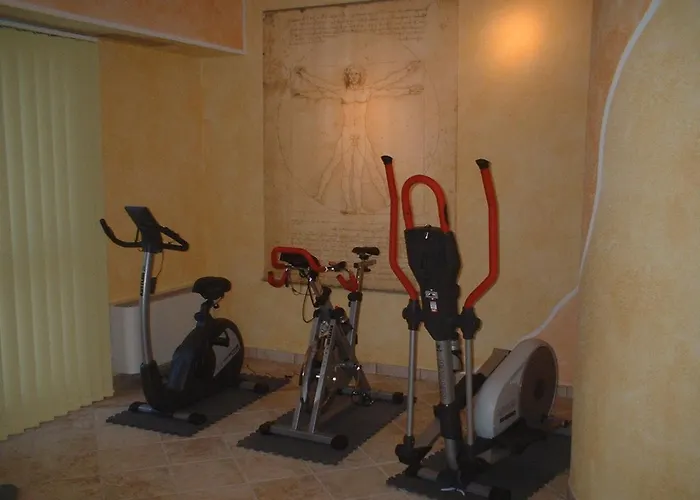 Miravalle 2000 Hotel Lizzano In Belvedere